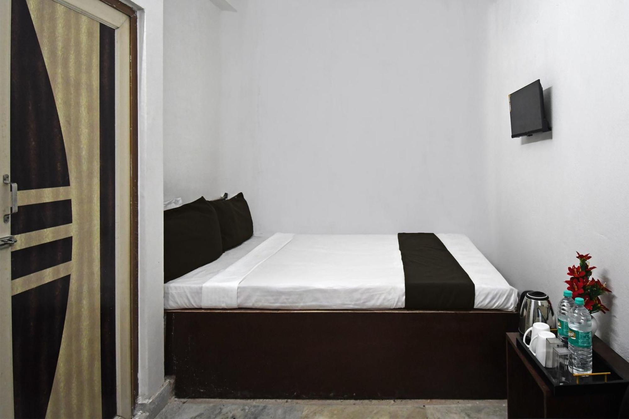 Oyo Hotel Chinar Park Kalkutta Exterior foto