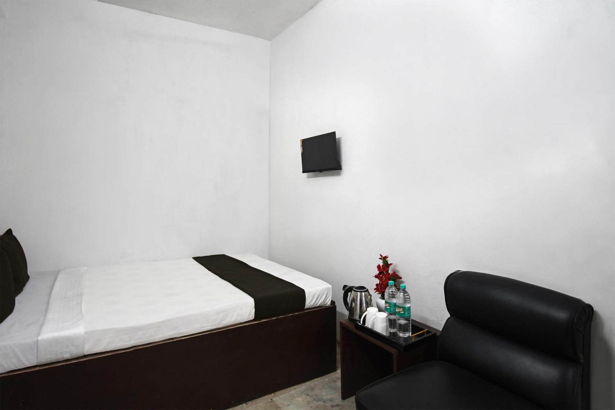 Oyo Hotel Chinar Park Kalkutta Exterior foto